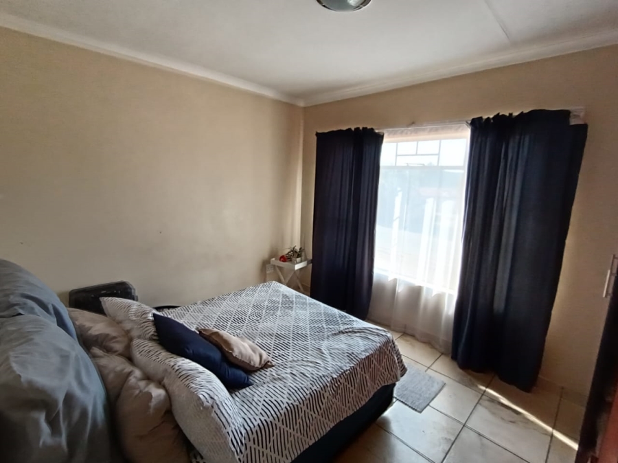 2 Bedroom Property for Sale in Waterval East North West